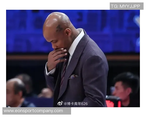 特朗普赠送镀金钥匙给C罗使其成为首位获此荣誉的运动员