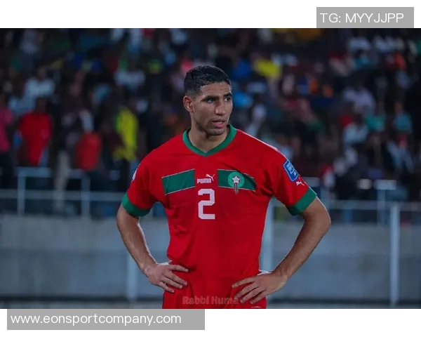 阿什拉夫上半场双响助巴黎领先两球展现边后卫实力