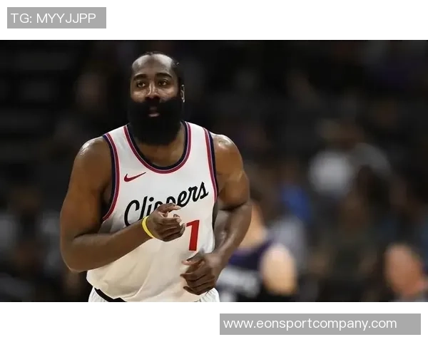 主场失利引发关注莱昂纳德哈登赛后未接受采访匆匆离场