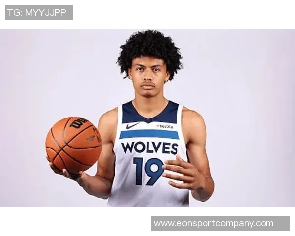 芬奇赞贝兰热打球风格强硬敏锐感知比赛局势令人印象深刻 芬奇赞贝兰热打球风格强硬敏锐感知比赛局势令人印象深刻