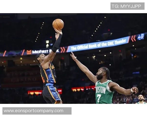 杰伦布朗首节表现抢眼8投5中贡献12分2篮板3助攻助力球队连连得分