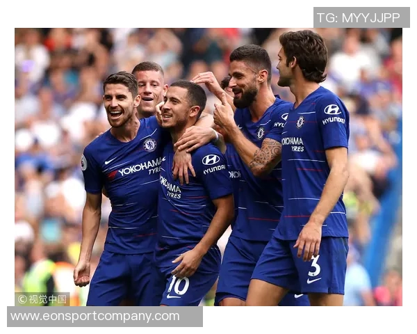 切尔西新赛季复古球衣曝光珊瑚橙与黑色交织展现狮纹徽章魅力 切尔西新赛季复古球衣曝光珊瑚橙与黑色交织展现狮纹徽章魅力