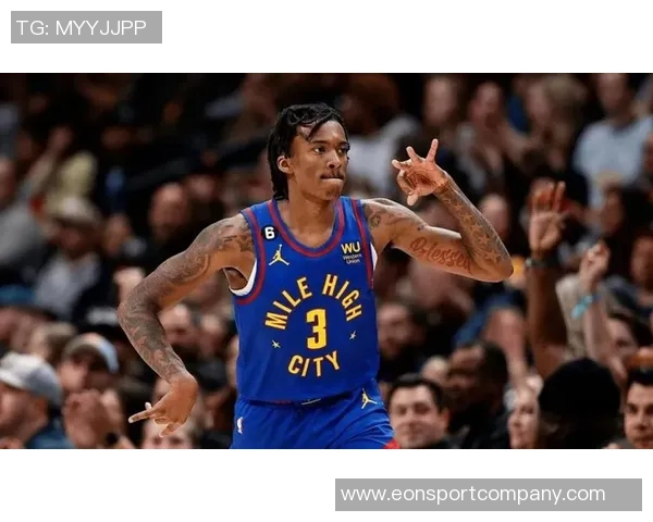 海兰德半场表现抢眼5投3中贡献12分1篮板2助攻1抢断助力全队