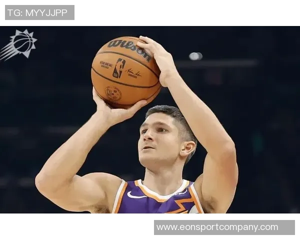 格雷森阿伦遭遇鼻部撞击流血伤势虽重但已无大碍恢复良好 格雷森阿伦遭遇鼻部撞击流血伤势虽重但已无大碍恢复良好