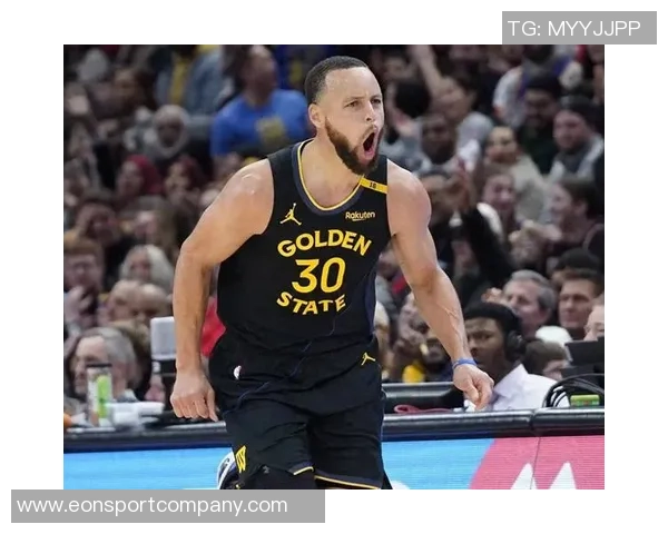 波杰与库里携手迎来第三年默契加深与巴特勒的配合日益成熟