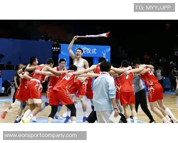 张博源全场最高31分表现抢眼22投11中并贡献9板2助2帽展现全面能力 张博源全场最高31分表现抢眼22投11中并贡献9板2助2帽展现全面能力